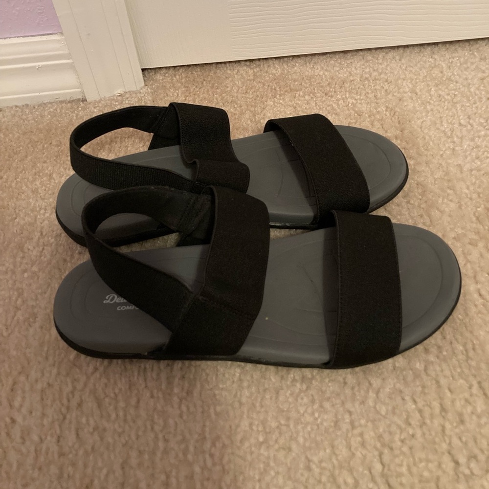 Dearfoams Women's Original Comfort Sloane Backstrap Casual Open Toe Sandal